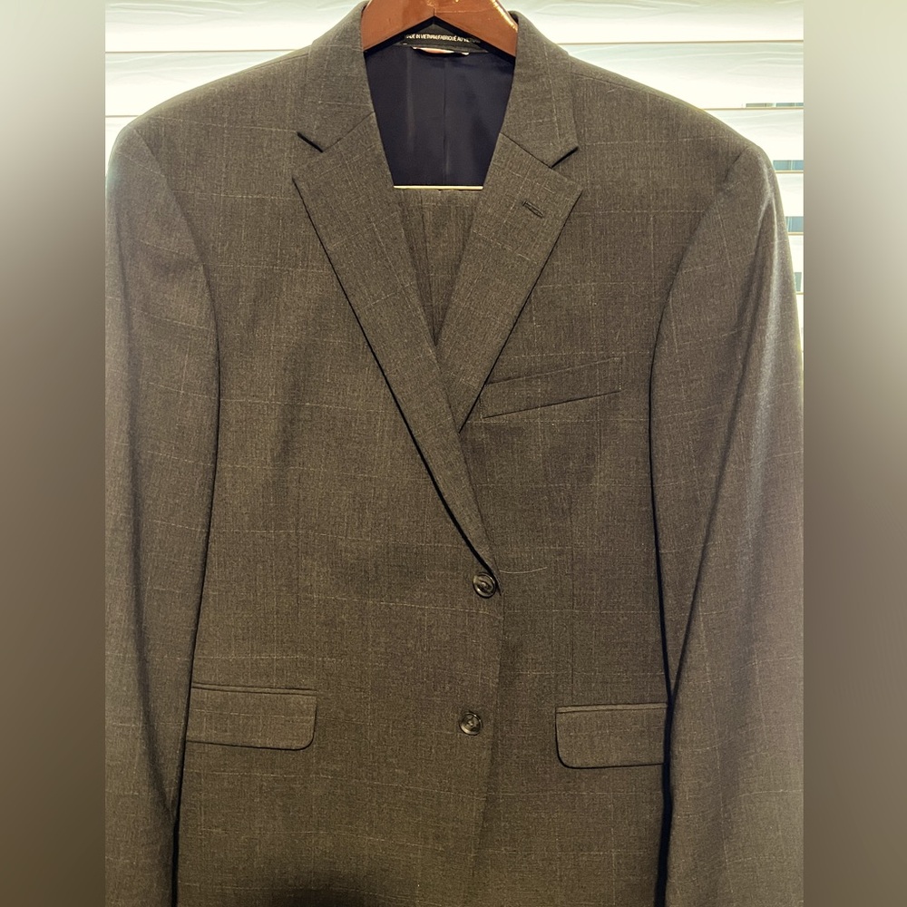 Charcoal windowpane men’s suit. Tailored chest at 44S, waist at 32x30.